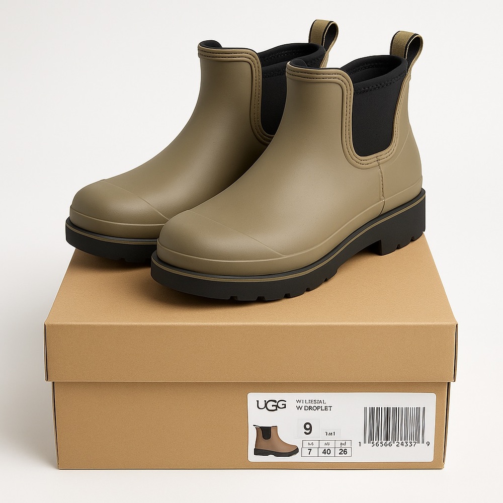 UGG Women's Tan and Black Winter Boots